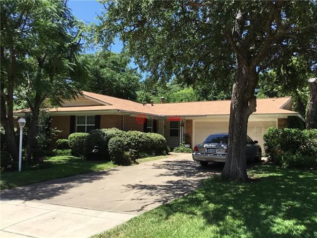 德克萨斯州 贝德福德  3卧2卫的房产  40 regents park, bedford